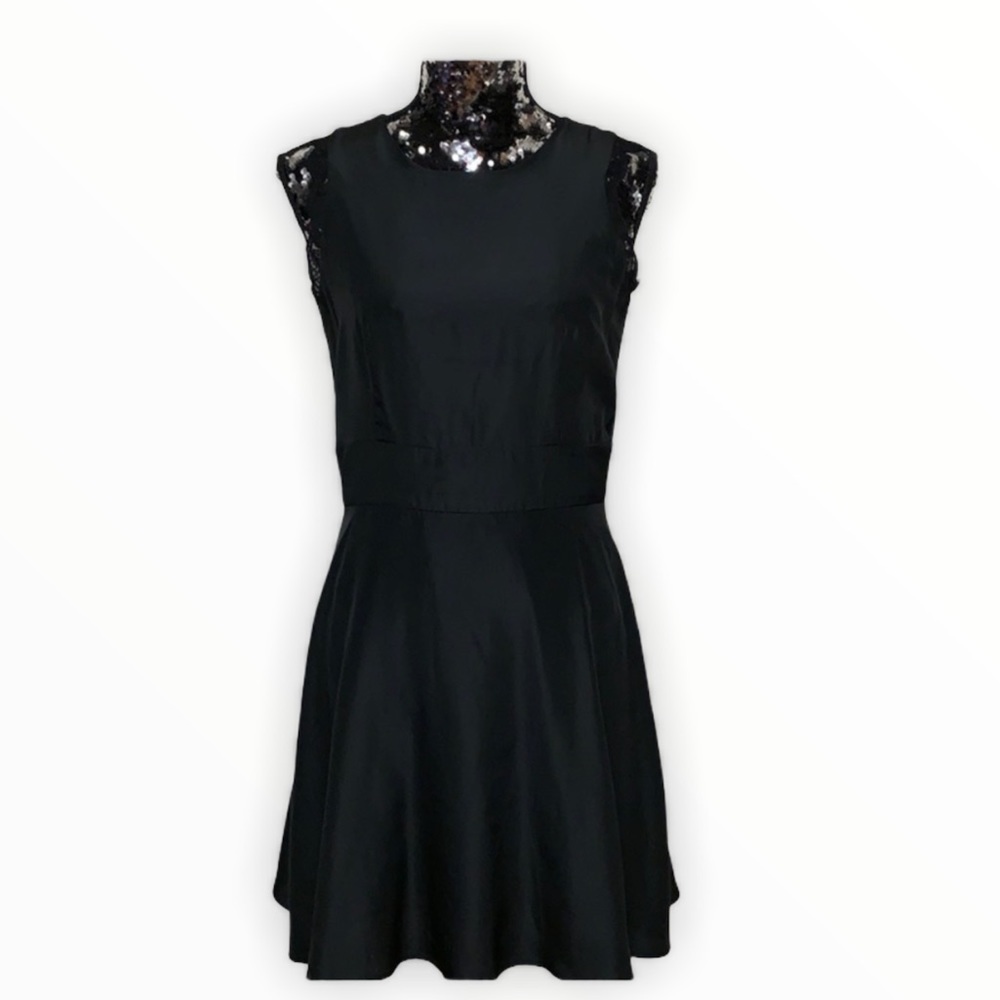 EUC Charming Charlie’s lace trim dress